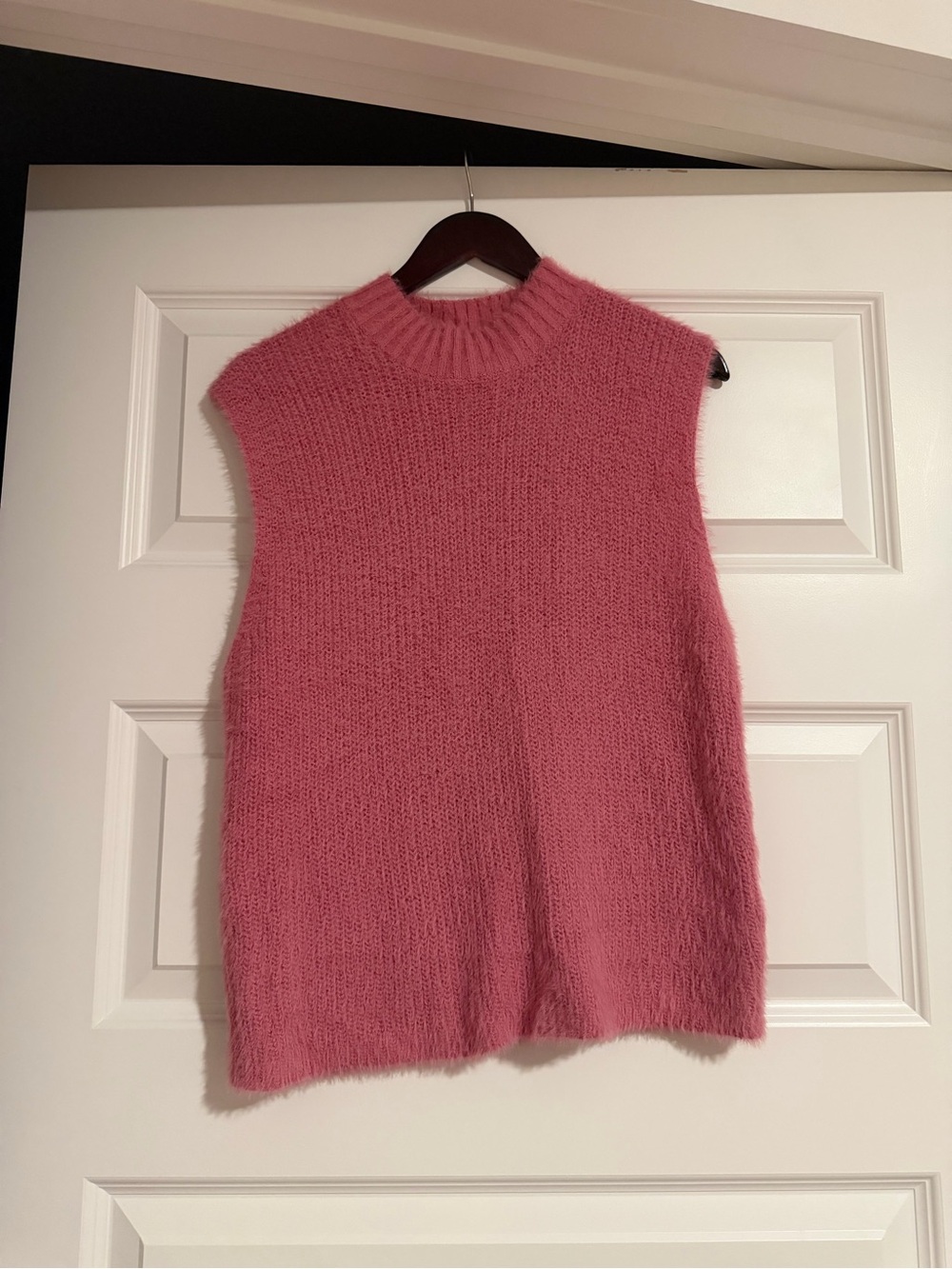 Old Navy pink soft sweater vest, size L